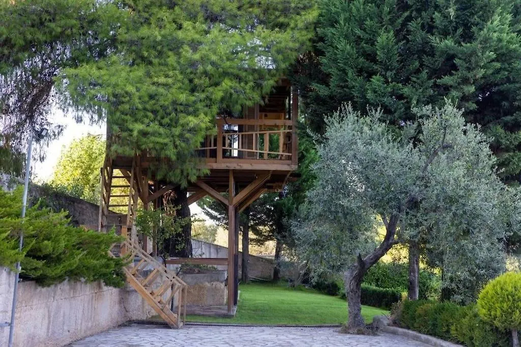 Villa Sani Tree House Ferienhaus